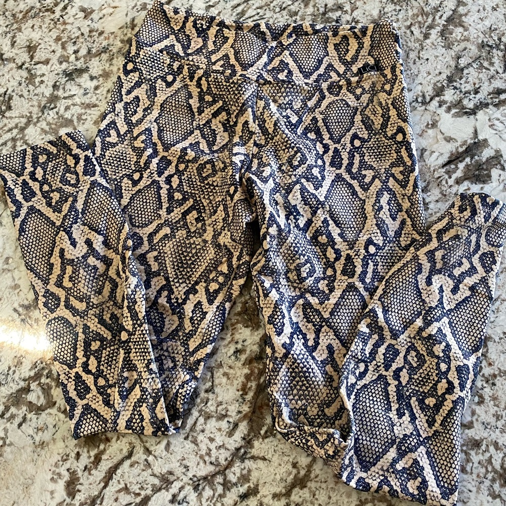 Lici Fit Python set leggings and top